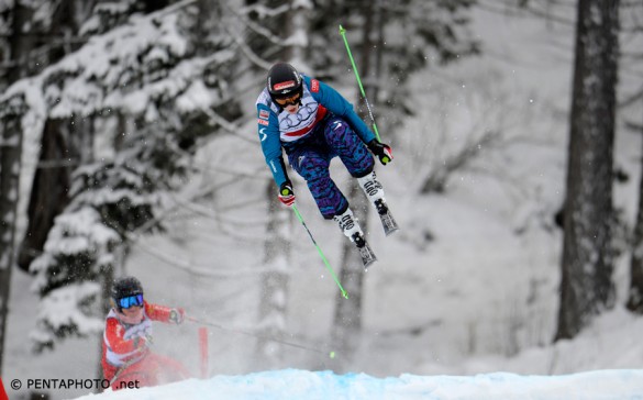 Katrin Ofner in Skicross Action