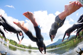 Triathlon Kitzbühel : Schwimmstart beim Schwarzsee