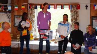 Seriensiegerin Andrea Mayr holt ihren 3. Titel auf der Salomon Running Tour.