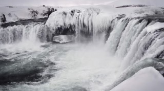 Winter in Island Wasserfall