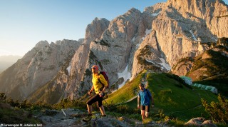 Wanderer auf Bergen in St. Johann Tirol