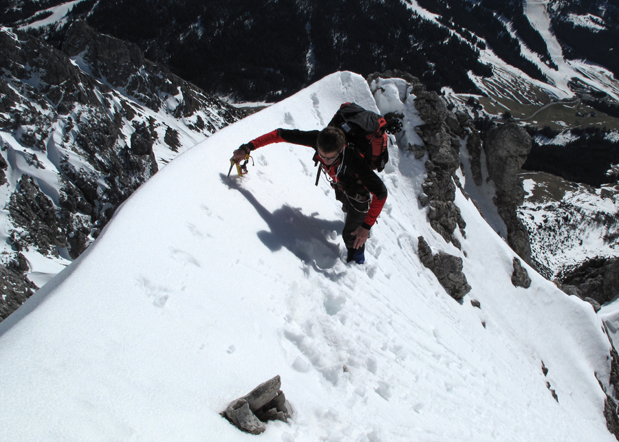 Chris bei der Winterbegehung des Königsjodler Klettersteiges