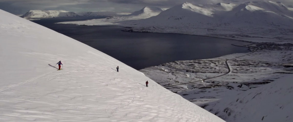 Freeriden in den Bergen Islands