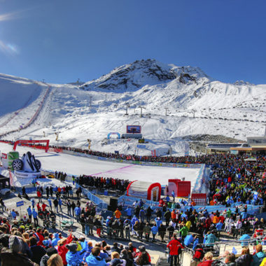 Zieleinfahrt und Fanbereich des Weltcup-Openings in Sölden