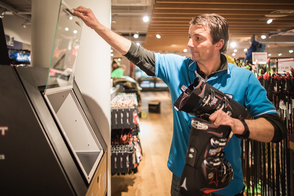 Individueller Skischuh Atomic Hawx
