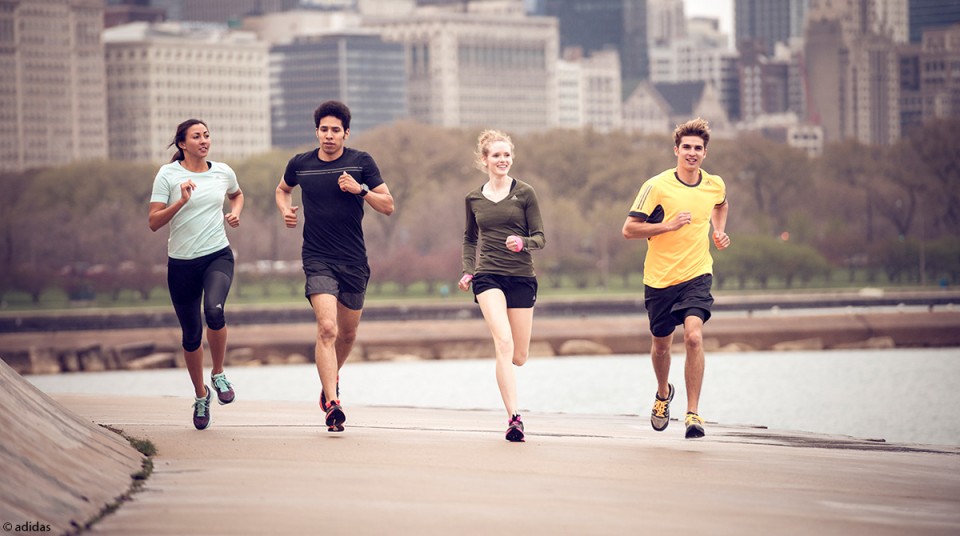 Marathon Kleidung fuer Herren und Damen
