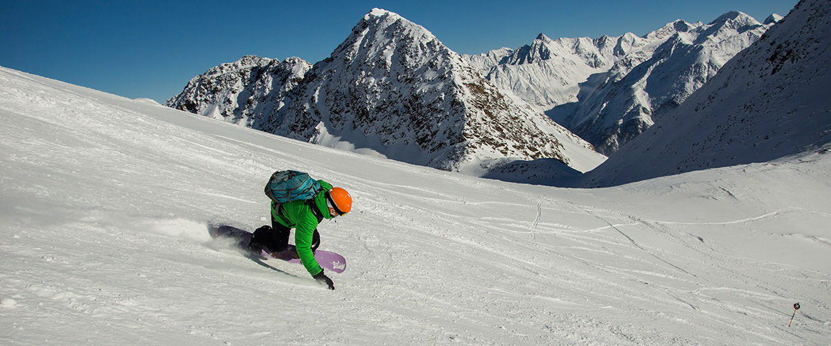 Skifahren am Gletscher Soelden