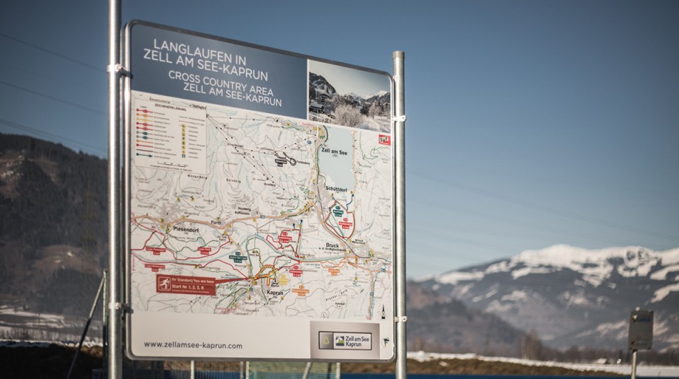 Infotafel mit dem Loipennetz