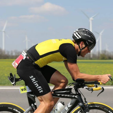 Markus Hinterberger am Rennrad beim Triathlon