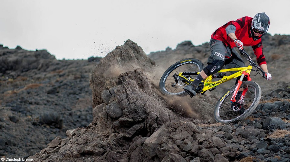 Extrem Mountainbiker Schotterpiste