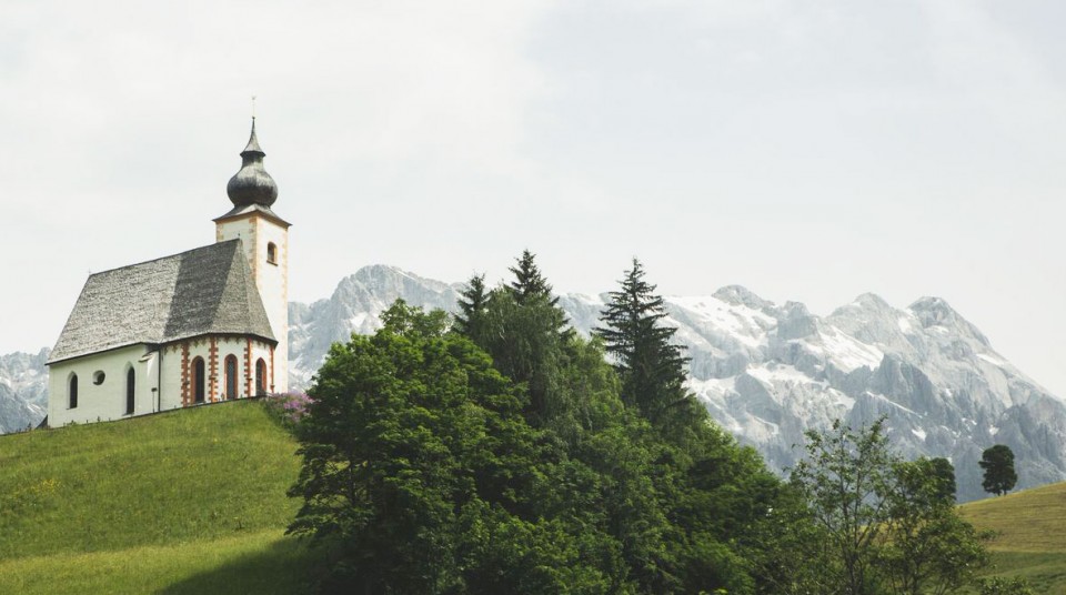 Kirche-in-Dienten-Bergmassiv