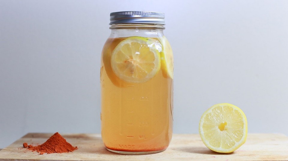 Zitronensaft im Einmachglas