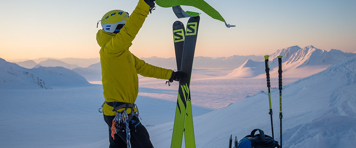 Skitourengeher am Peak angekommen