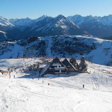 Schneekarhütte in Pyramidenform