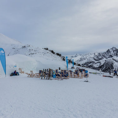 White-Lounge-Aussen
