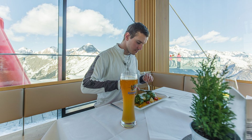 Einkehr in der Adler Lounge