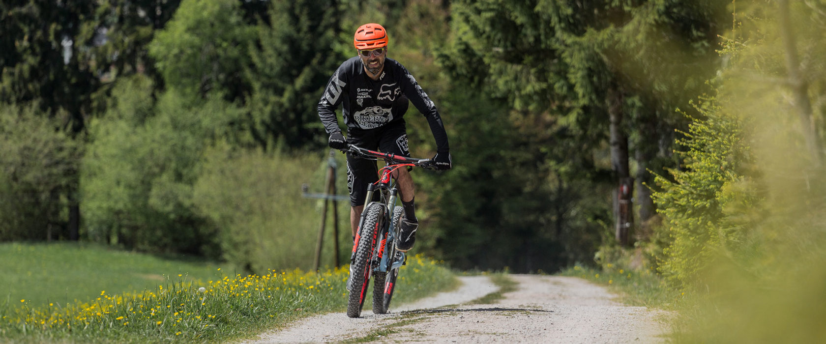 bergauffahren-mountainbike-saalfelden-leogang