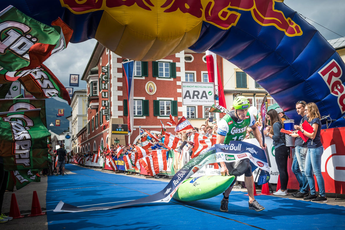 Dolomann_Red-Bull-Content-Pool-Schmid-als-Erster-durchs-Ziel