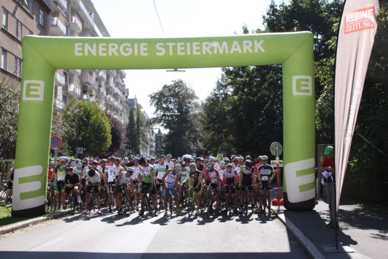 Start der Radetappe beim SCHÖCKEL CLASSIC Duathlon