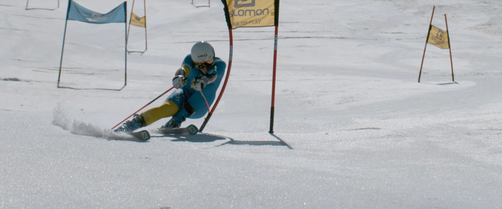 skifahrer gegen drohne