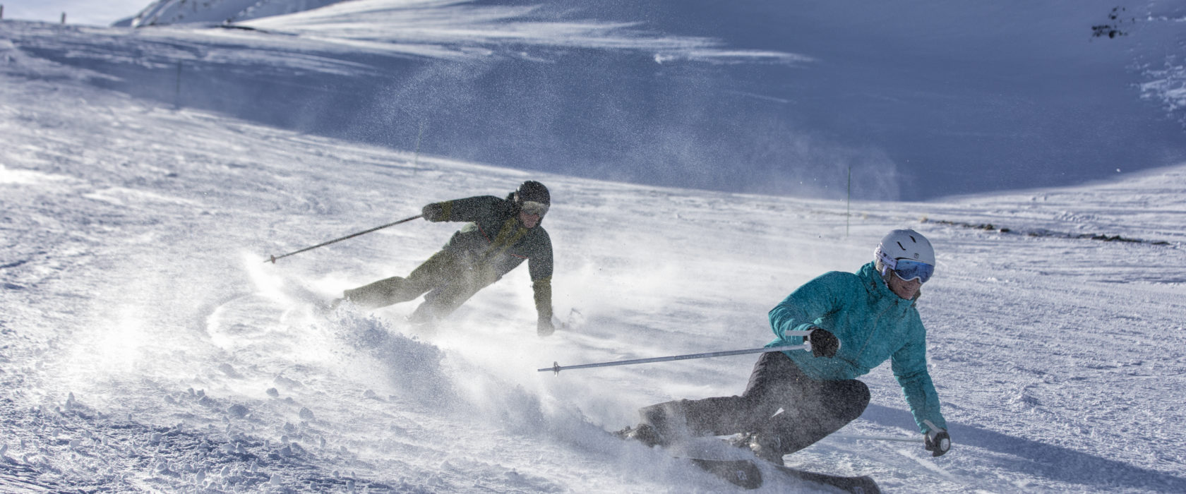 Skifahrer-mit-Salomon-Equipment