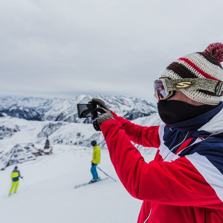 Smartphone-auf-der-Piste