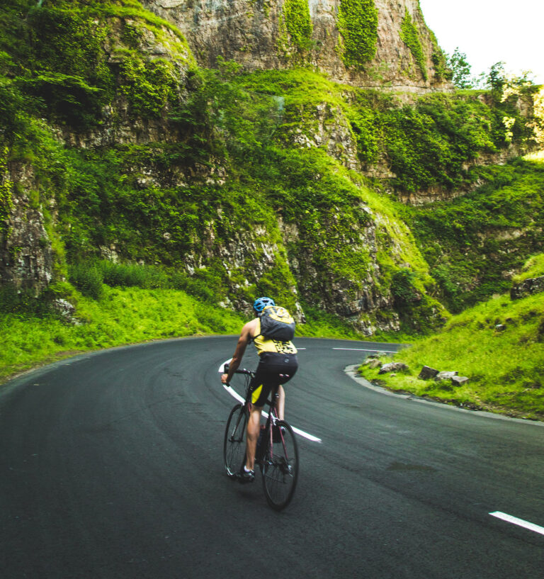 Rennradfahrer in der Natur