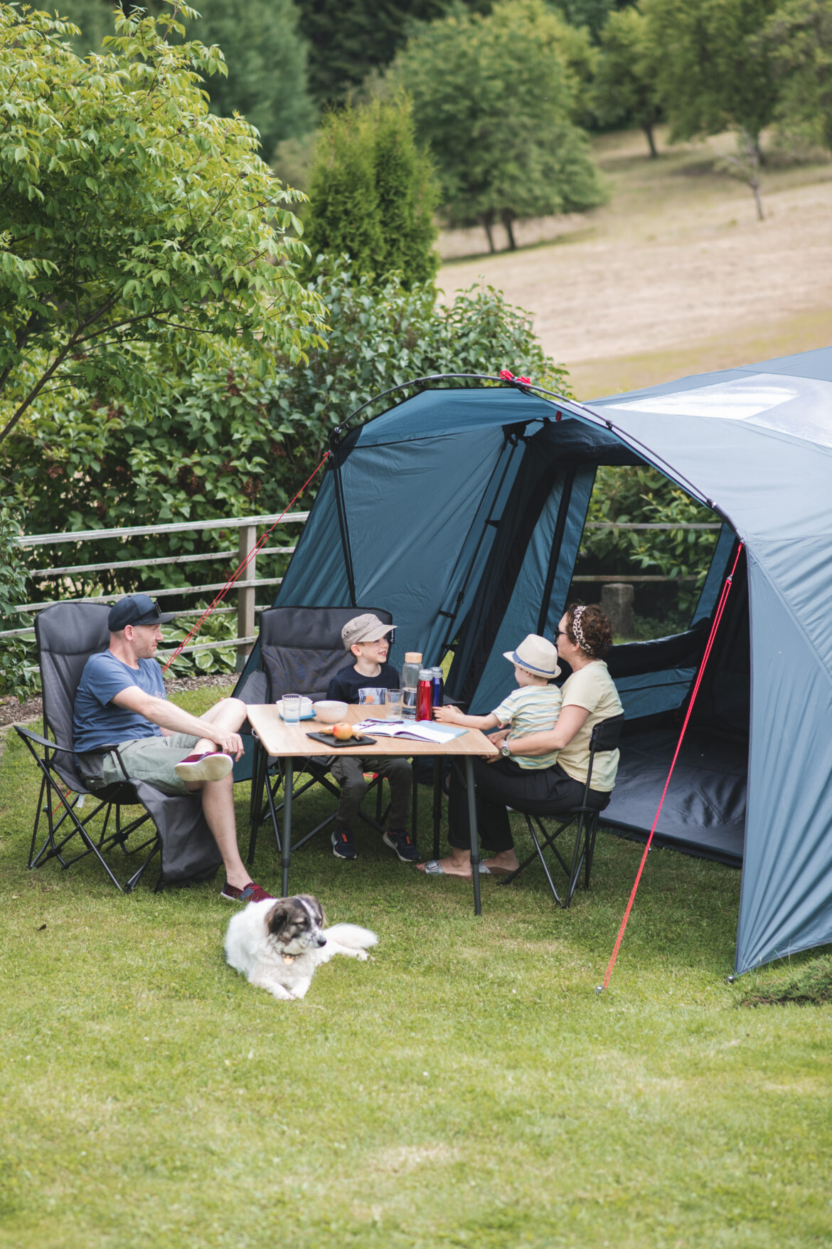 Camping: Schlafen auf dem Dach – wenn das Auto zum Zelt wird